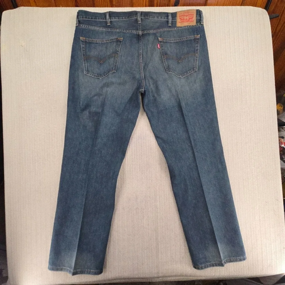 Levis size 42x32